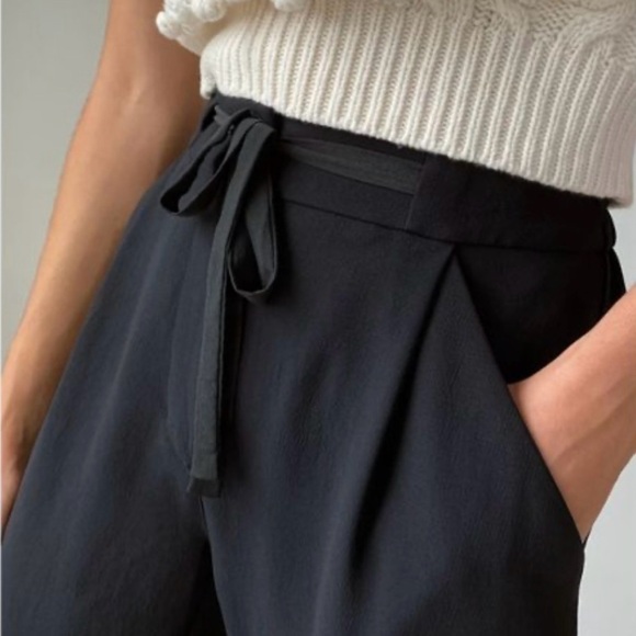 Wilfred Aritzia Cropped Pants - Picture 2 of 6